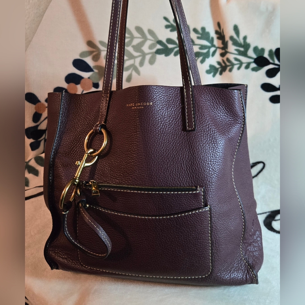 💯 Authentic Marc Jacobs Bold Grind Leather Tote with Pouch